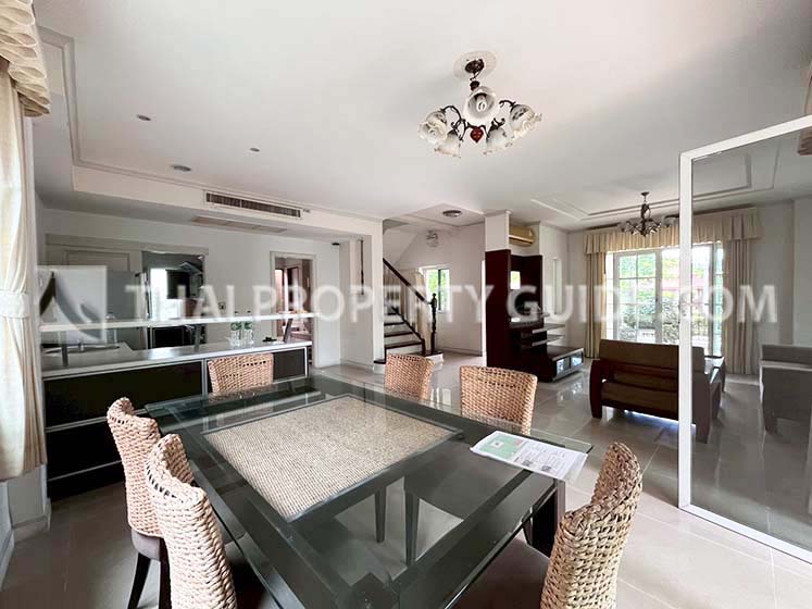 House with Shared Pool in Other 